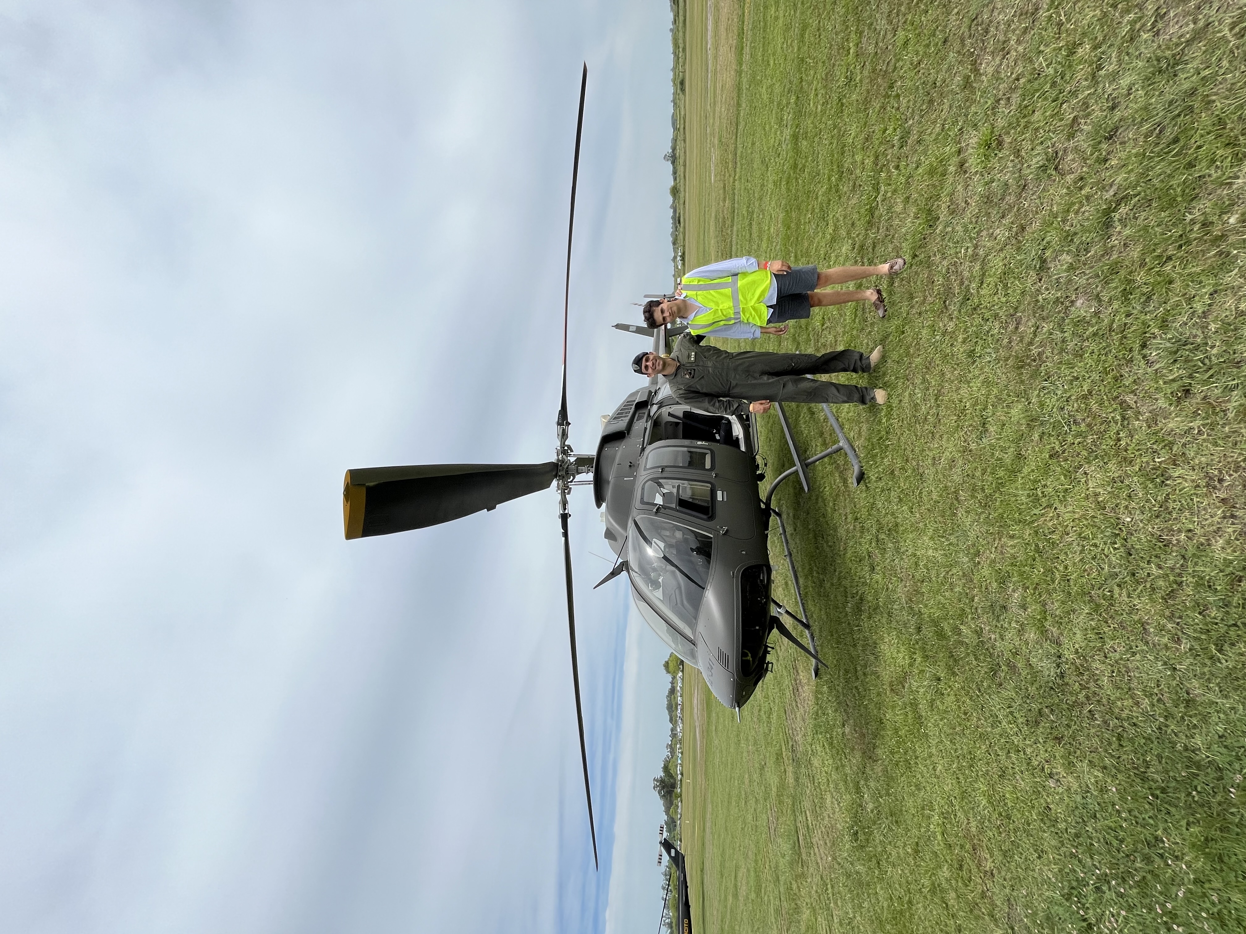 Helicóptero militar